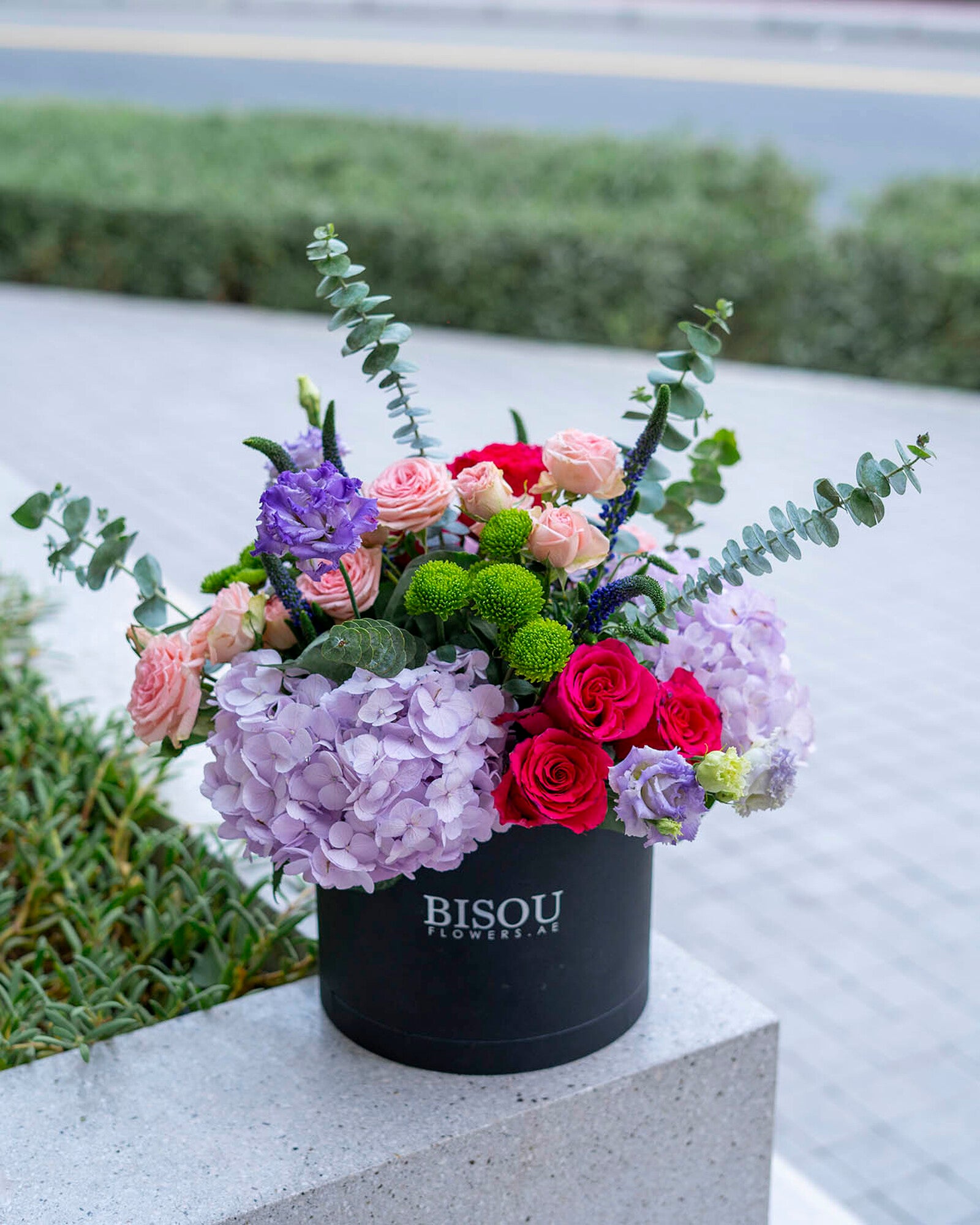 flowers bouquet Mona