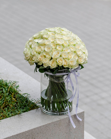 50 white roses hand-tied bunch