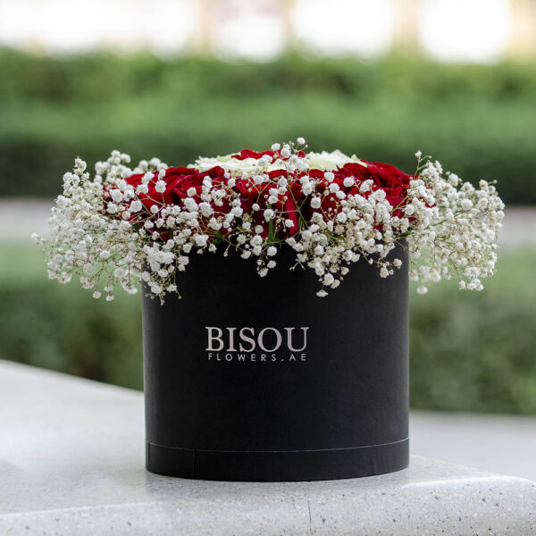 baby rough 21 roses and gypsophila arranged in a drum box