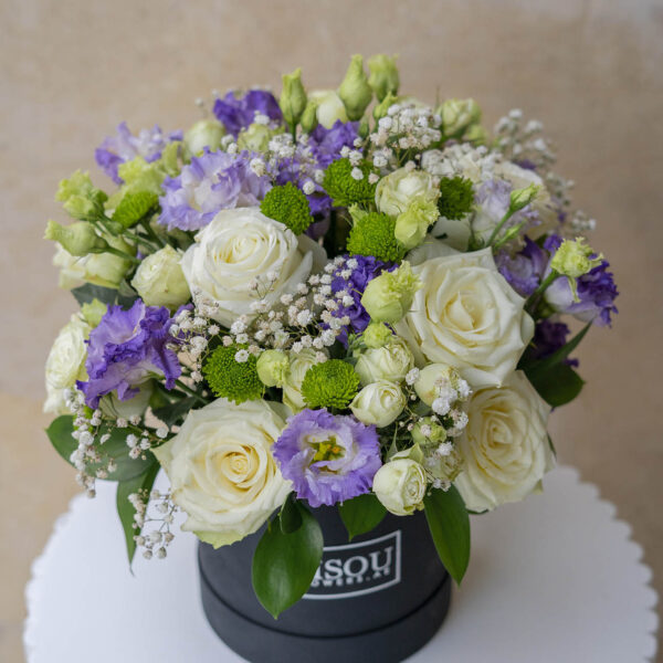 lisianthus and romantic roses