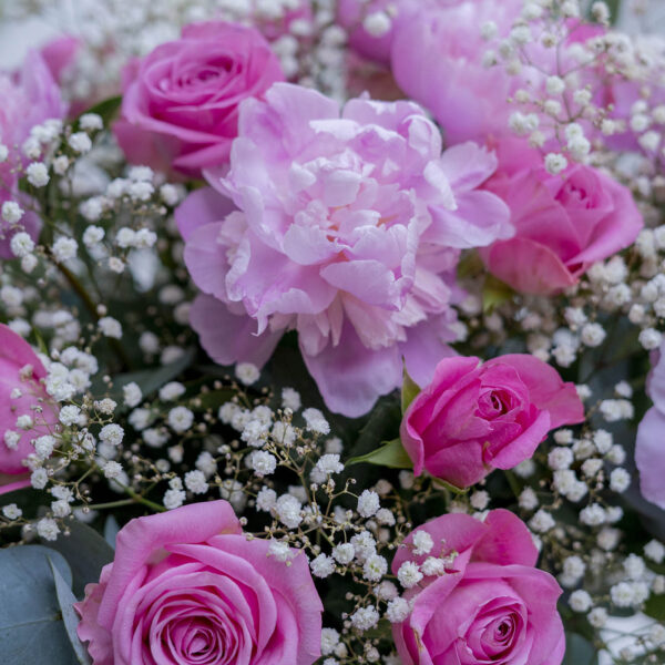 flower bouquet pink confitti
