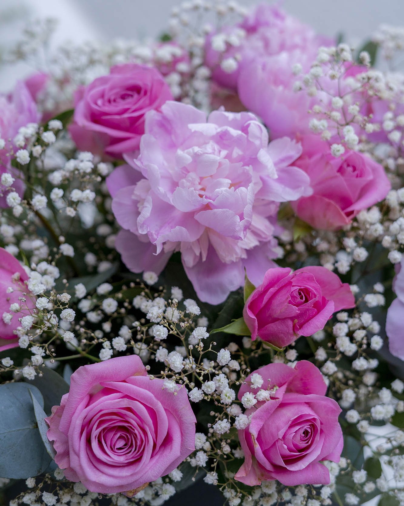 flower bouquet pink confitti