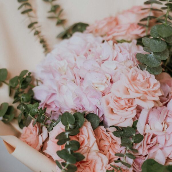 beautiful spray roses and hydrangea bouquet