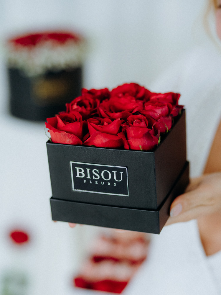 champagne-colored roses in a cube box arrangement