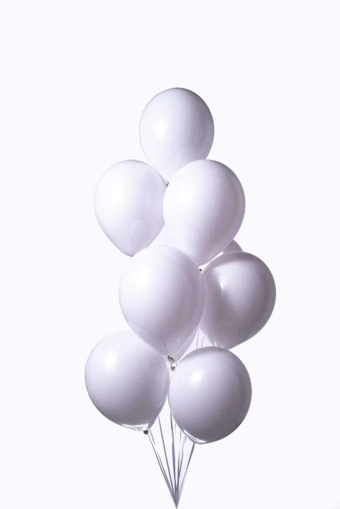 10 white helium balloons